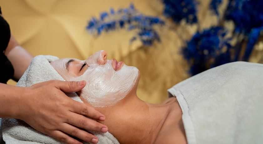 January Extravaganza - Facial - 50%